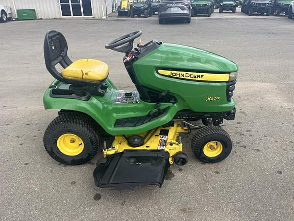 Image of John Deere X300 equipment image 3