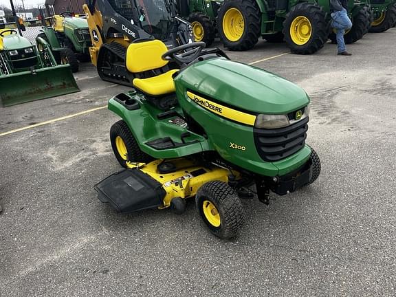 Image of John Deere X300 equipment image 3