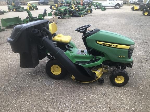 Image of John Deere X300 equipment image 1