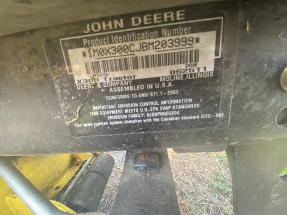 Image of John Deere X300 equipment image 4