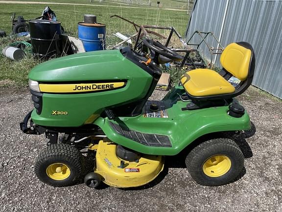 Image of John Deere X300 equipment image 1