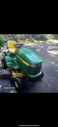 Image of John Deere X300 equipment image 3