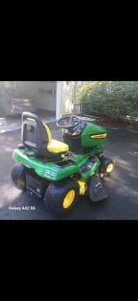Image of John Deere X300 equipment image 2