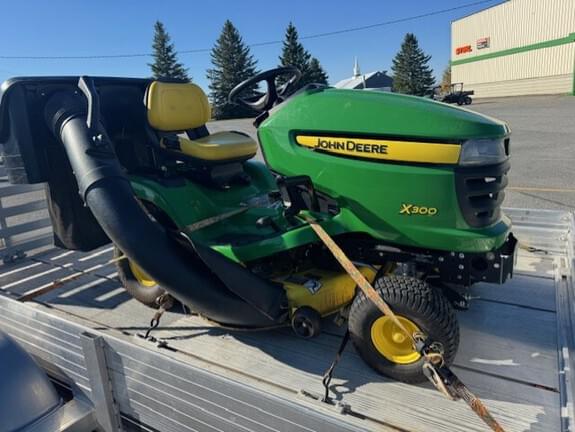Image of John Deere X300 equipment image 1