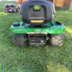 Image of John Deere X300 equipment image 4