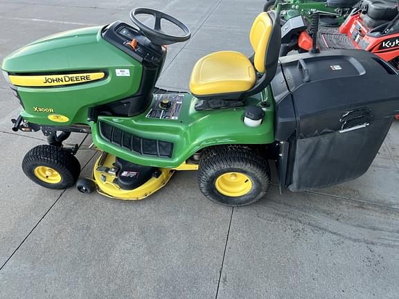 Image of John Deere X300R equipment image 4