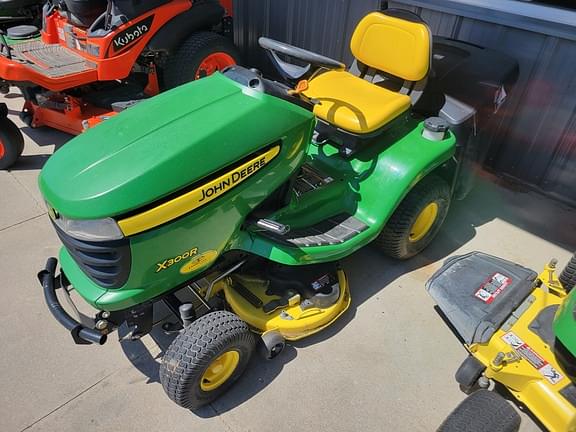 Image of John Deere X300R equipment image 2