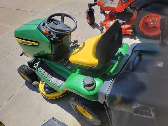 Image of John Deere X300R equipment image 4