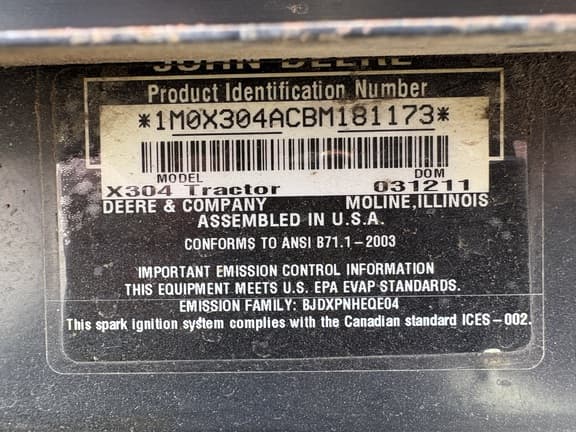 Image of John Deere X304 equipment image 2