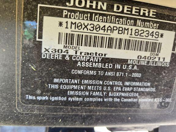 Image of John Deere X304 equipment image 4