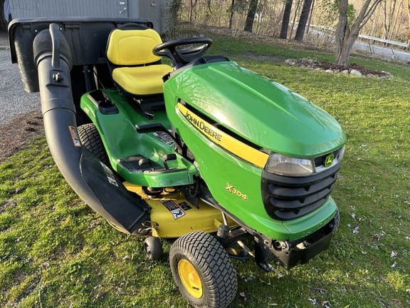Main image John Deere X304