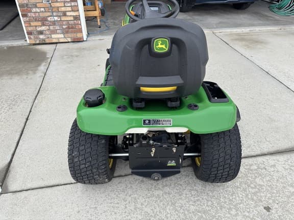 Image of John Deere X304 equipment image 3