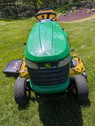 Image of John Deere X304 equipment image 2