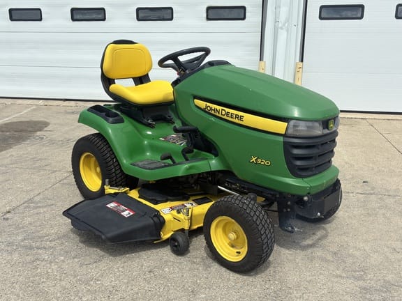 2011 John Deere X320 Equipment Image0