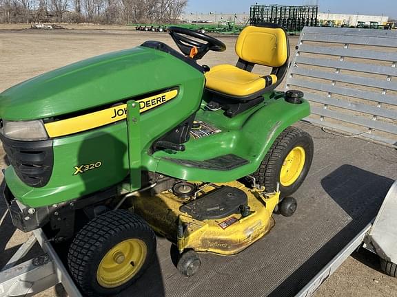 Image of John Deere X320 equipment image 1