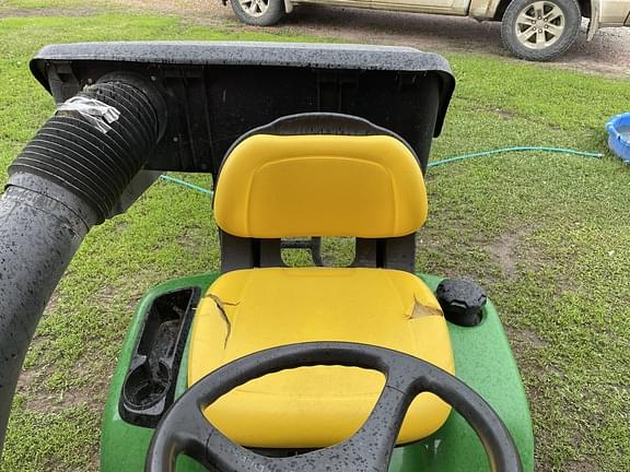 Image of John Deere X320 equipment image 4