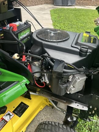 Image of John Deere X320 equipment image 1