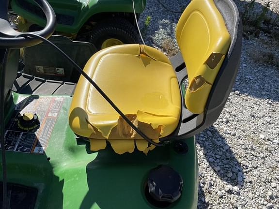 Image of John Deere X320 equipment image 2