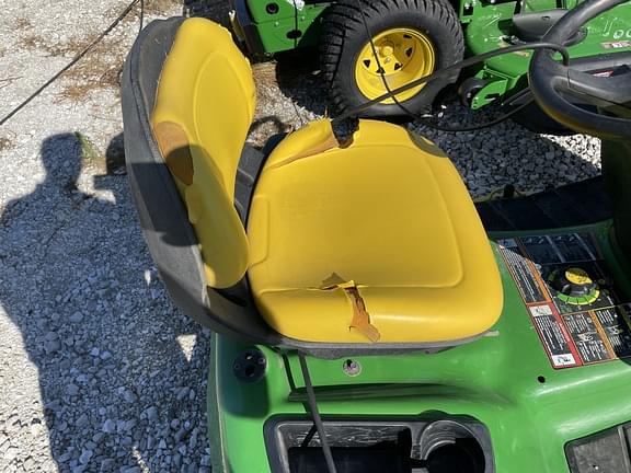 Image of John Deere X320 equipment image 3