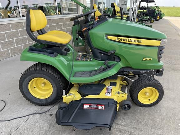 Image of John Deere X320 equipment image 3