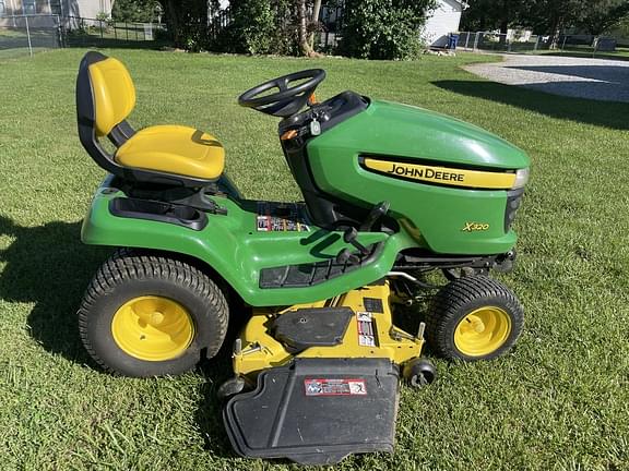 Image of John Deere X320 equipment image 2