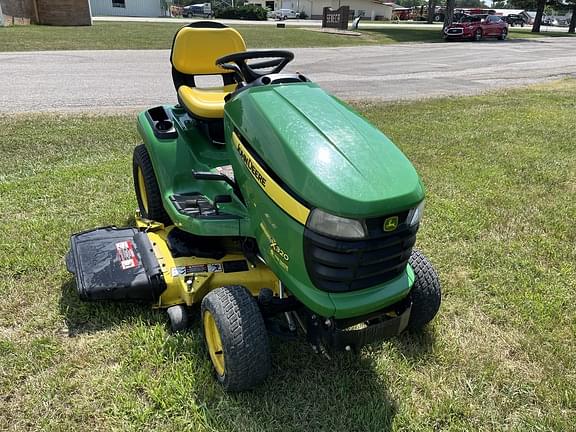 Image of John Deere X320 equipment image 3