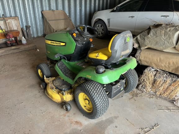 Image of John Deere X324 equipment image 1