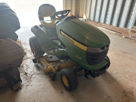 2011 John Deere X324 Equipment Image0