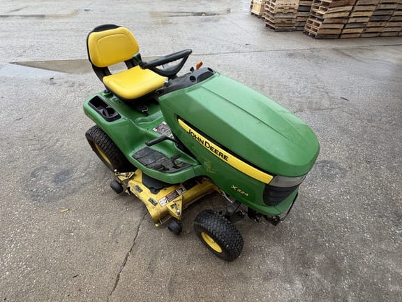 2011 John Deere X324 Equipment Image0