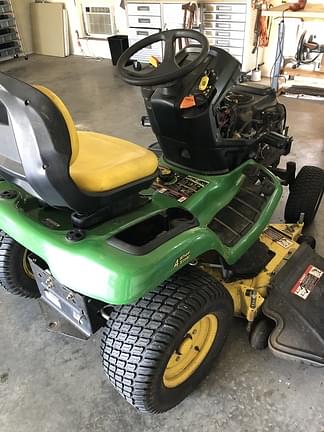 Image of John Deere X324 equipment image 4