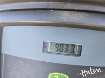 Image of John Deere X324 equipment image 4