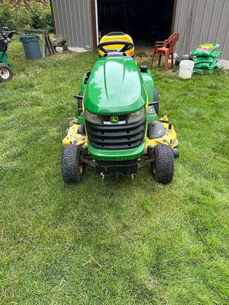 Image of John Deere X324 equipment image 1