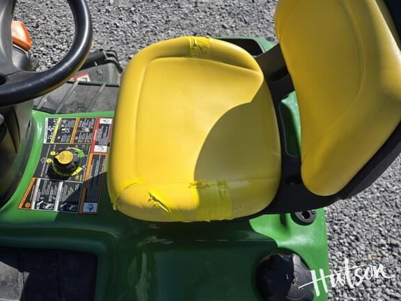 Image of John Deere X324 equipment image 4
