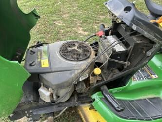 Image of John Deere X324 equipment image 3