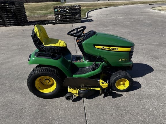Image of John Deere X500 equipment image 3