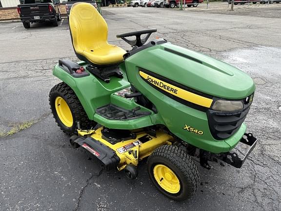 Image of John Deere X540 equipment image 3