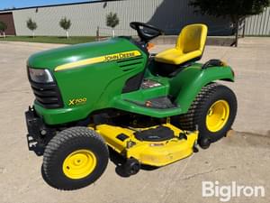 2011 John Deere X700 Image