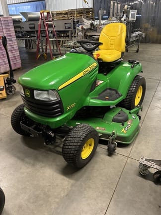 2011 John Deere X720 Equipment Image0