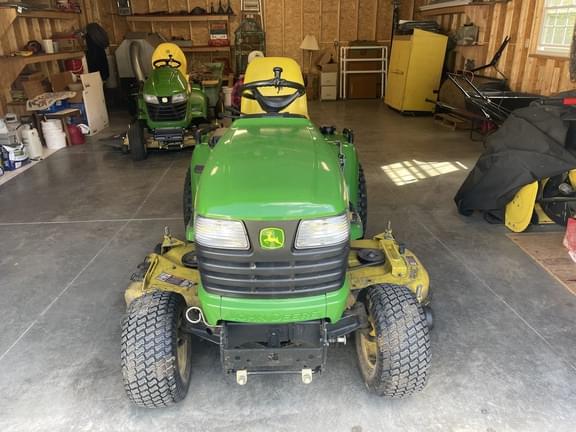Image of John Deere X720 equipment image 1