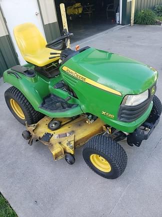 2011 John Deere X720 Equipment Image0