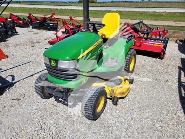 Image of John Deere X720 equipment image 3