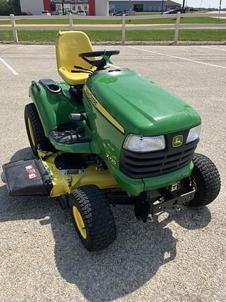 Image of John Deere X720 equipment image 3