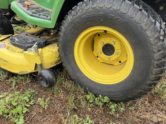 Image of John Deere X720 equipment image 4
