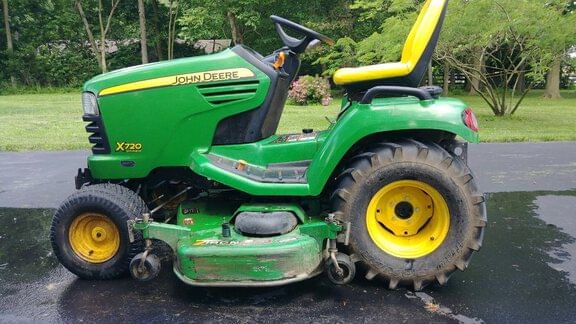 2011 John Deere X720 Image