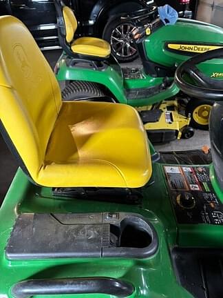 Image of John Deere X720 equipment image 3