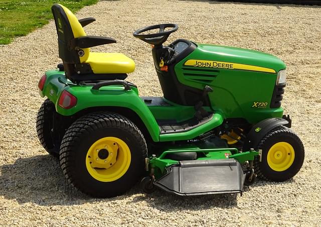 Image of John Deere X720 equipment image 4