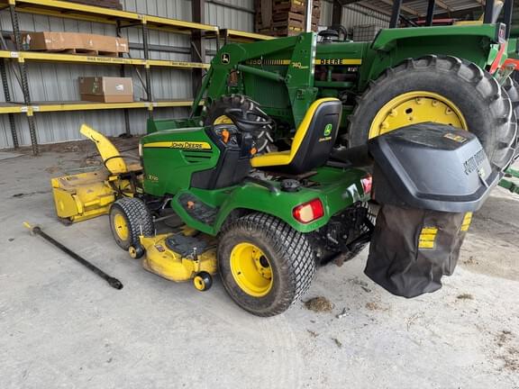 Image of John Deere X720 equipment image 1