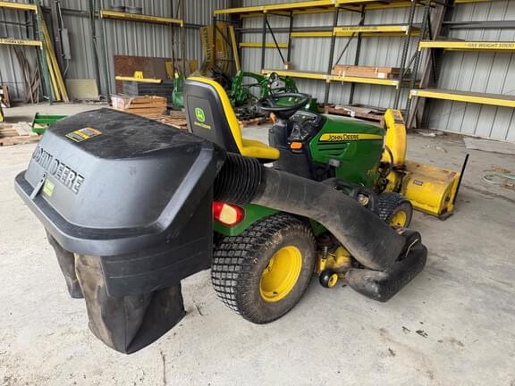 Image of John Deere X720 equipment image 3