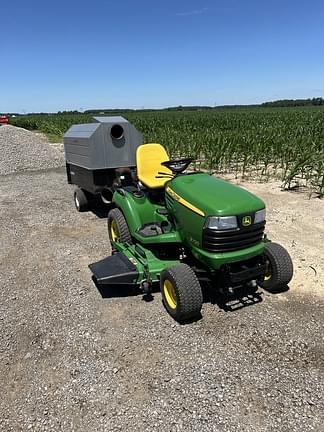 Image of John Deere X720 equipment image 1