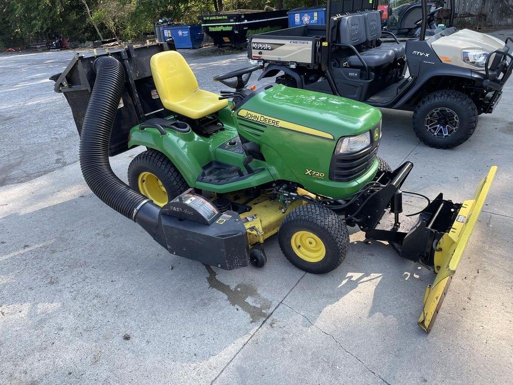 Image of John Deere X720 Primary image